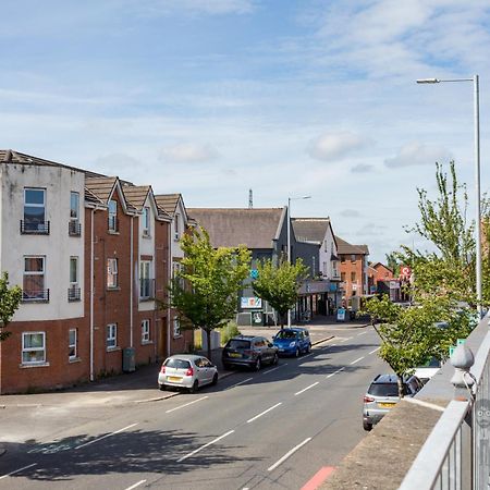 Attic Style 2 Bed Duplex Apartment With Rooftop Patio Belfast Extérieur photo
