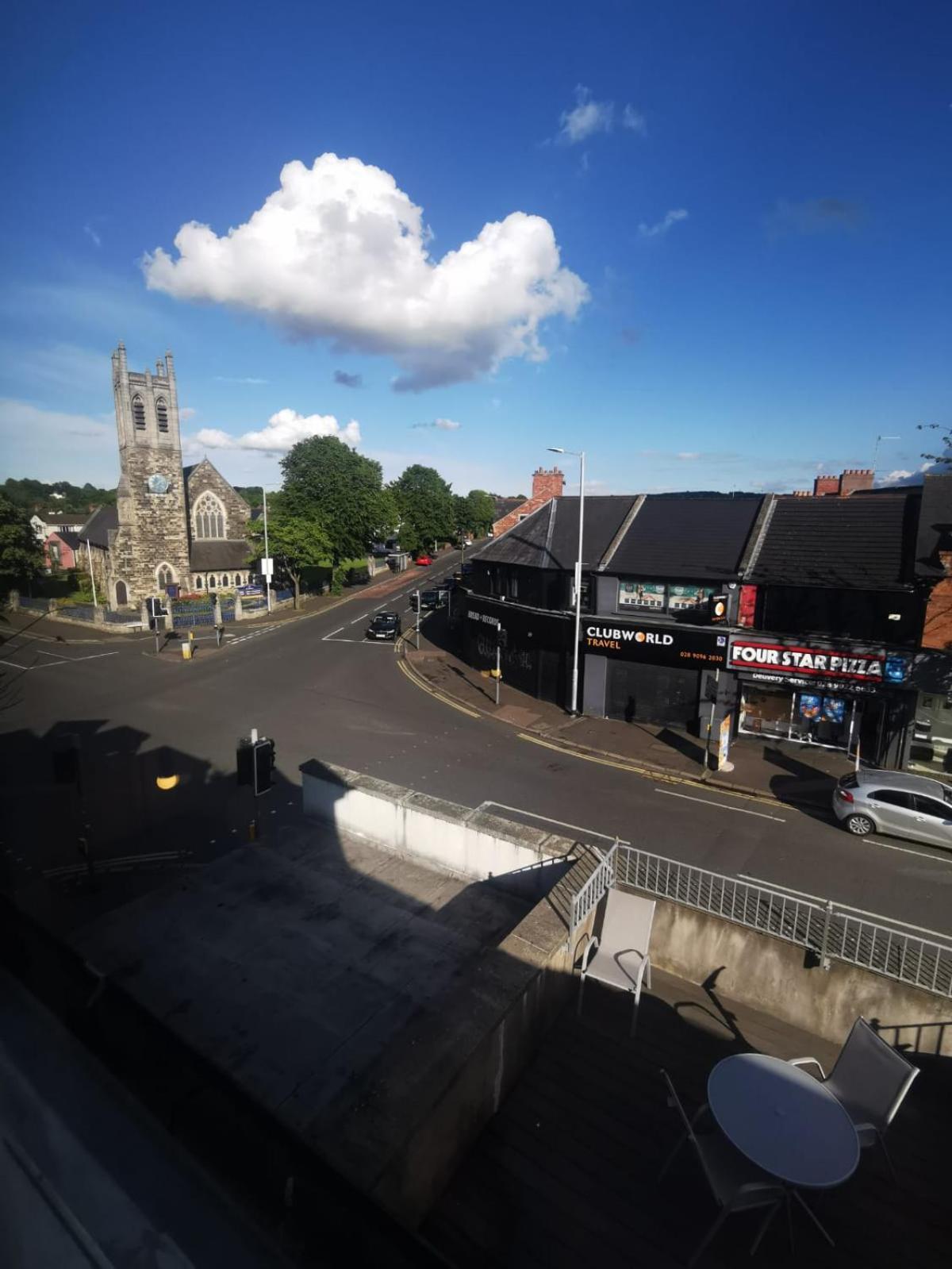Attic Style 2 Bed Duplex Apartment With Rooftop Patio Belfast Extérieur photo