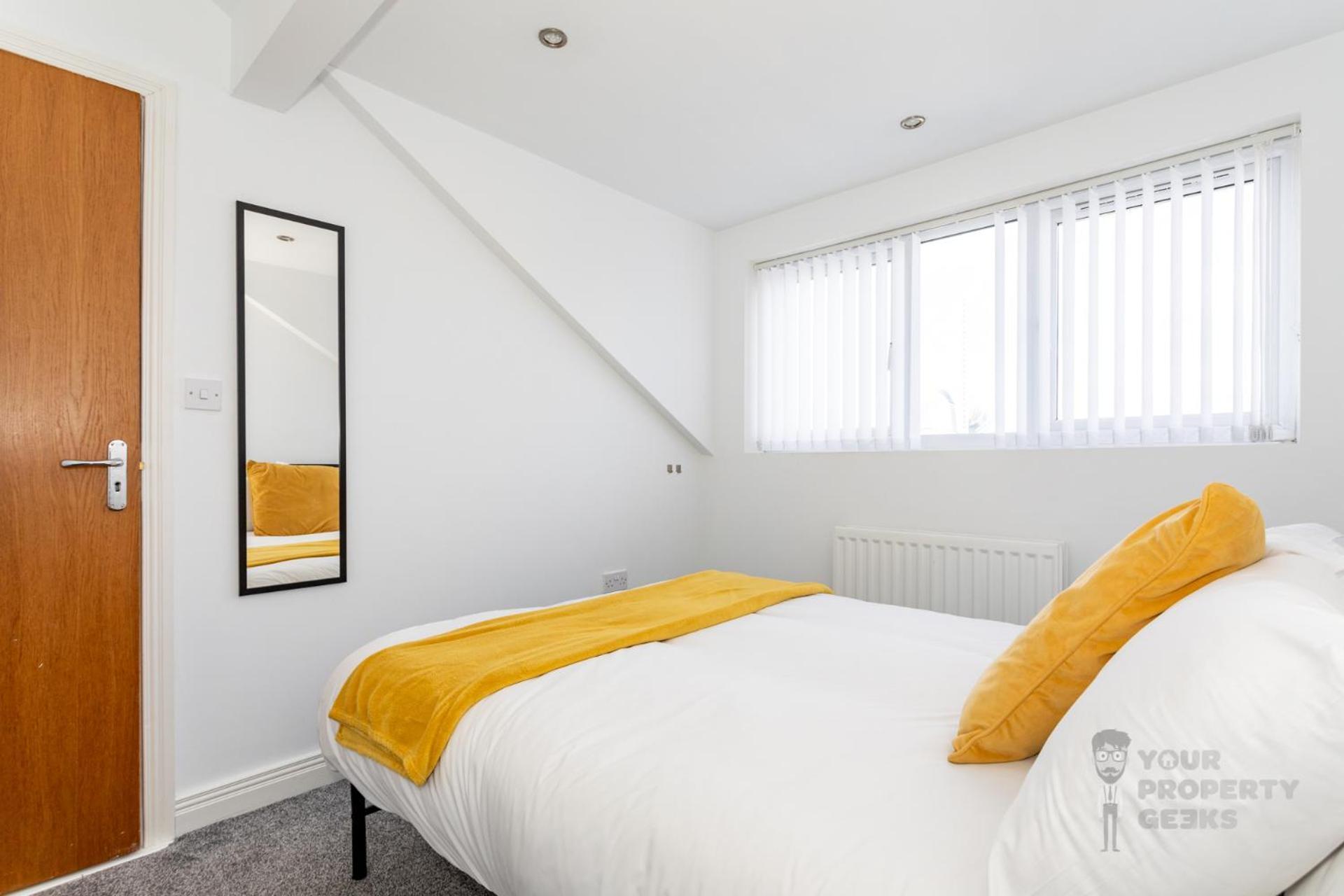Attic Style 2 Bed Duplex Apartment With Rooftop Patio Belfast Extérieur photo