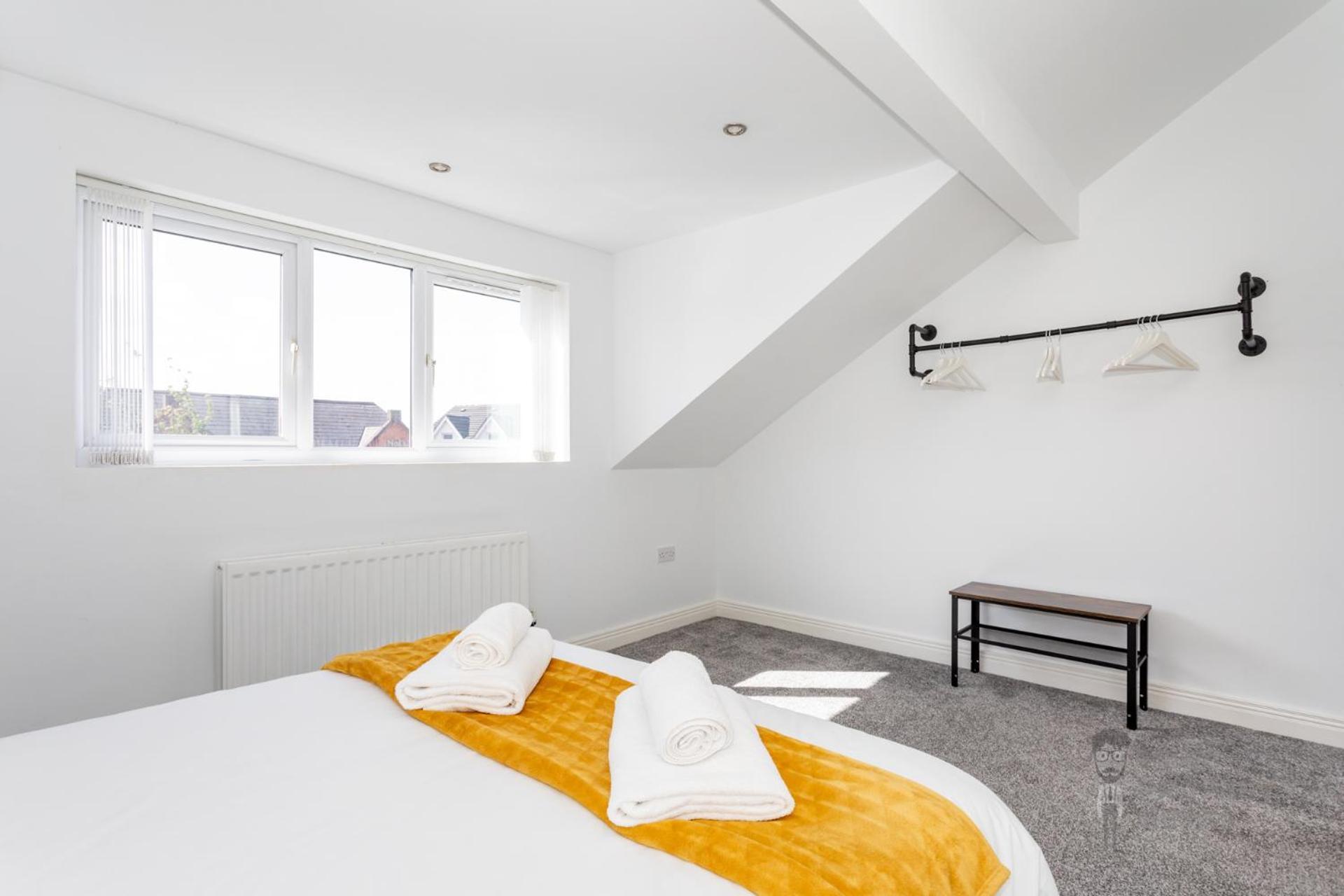 Attic Style 2 Bed Duplex Apartment With Rooftop Patio Belfast Extérieur photo