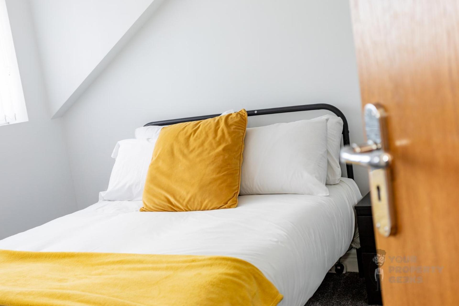 Attic Style 2 Bed Duplex Apartment With Rooftop Patio Belfast Extérieur photo